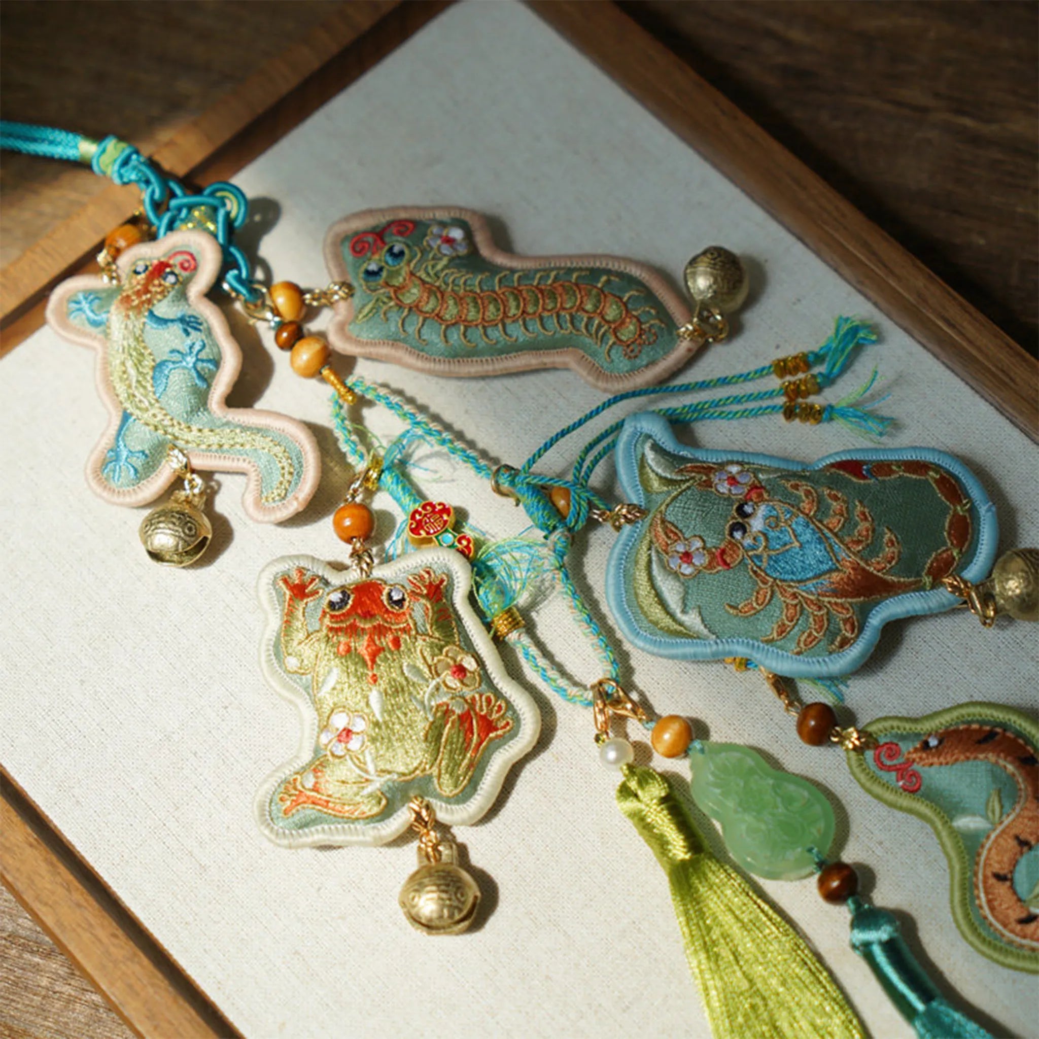 Hanfu Step-Pendant & Mugwort Sachet - Embroidered ‘Five Venoms’ Talisman, Detachable Ancient Chinese Accessory for Dragon Boat Festival