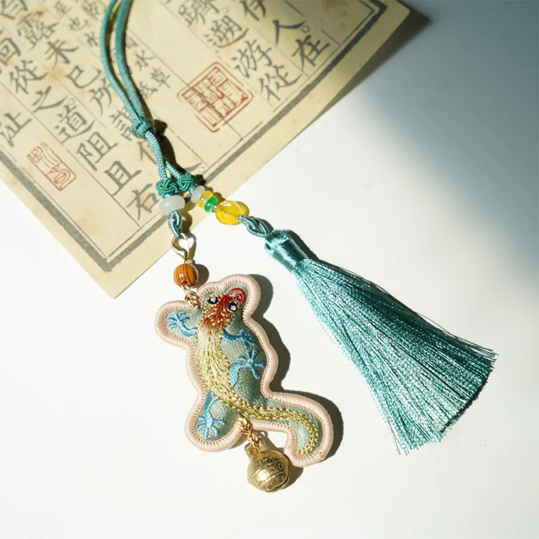 Hanfu Step-Pendant & Mugwort Sachet - Embroidered ‘Five Venoms’ Talisman, Detachable Ancient Chinese Accessory for Dragon Boat Festival